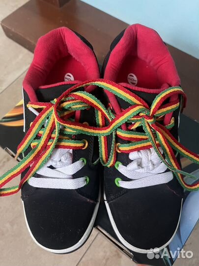 Кроссовки на роликах heelys