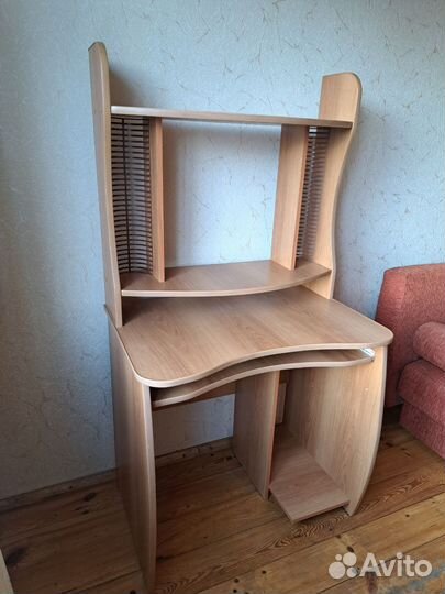 Компьютерный стол