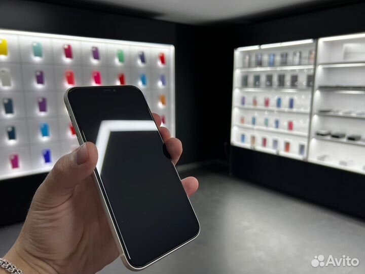 iPhone 11 64GB White