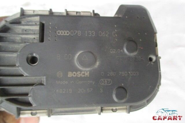 Дроссельная заслонка audi A6 4F2 AUK