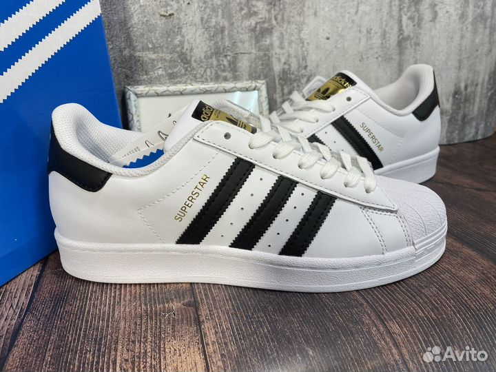 Adidas superstar