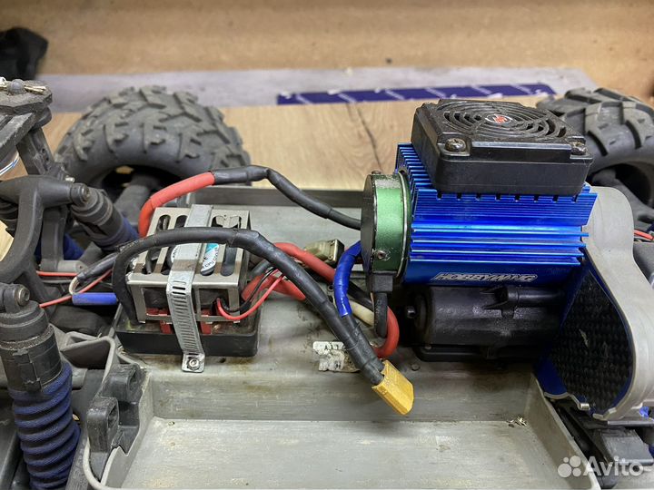 Traxxas e maxx