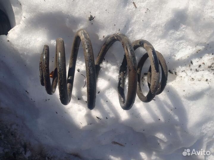 Задняя пружина Daewoo nexia