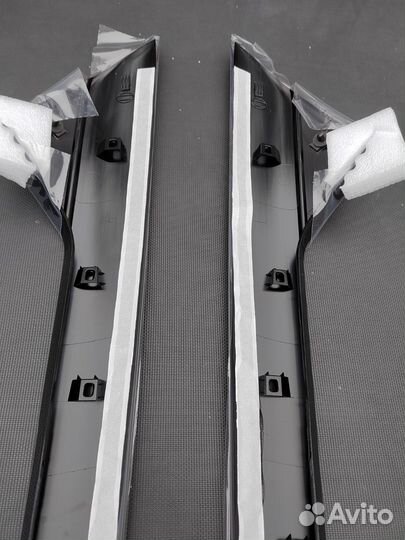 Форд Эксплорер. Молдинги лобового стекла R, L