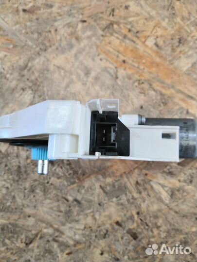 Моторчик стеклоподъемника Volkswagen Touareg