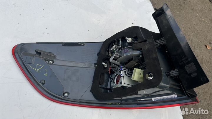 Фонарь задний 63217295002 BMW правый