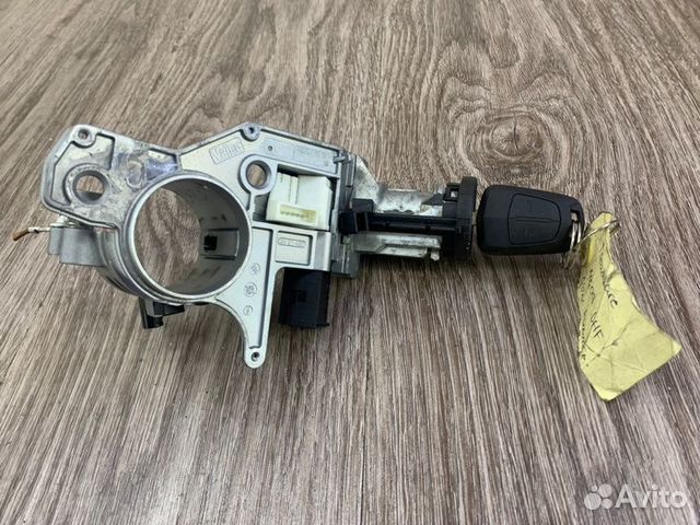 Замок зажигания Opel Zafira B Z19DTH 2005