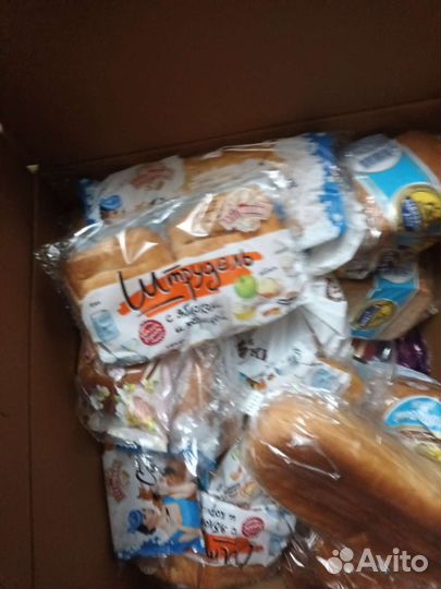 Хлеб и батоны для животных