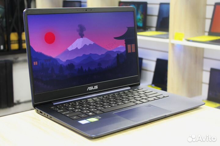 Компактный ноутбук Asus на Core i5