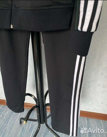 Спортивный костюм adidas