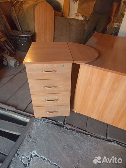 Компьютерный стол