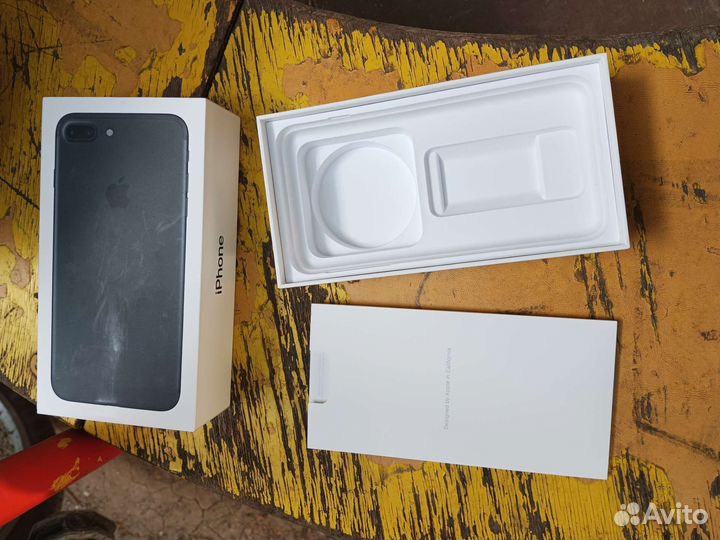 Коробка от iPhone 7 plus