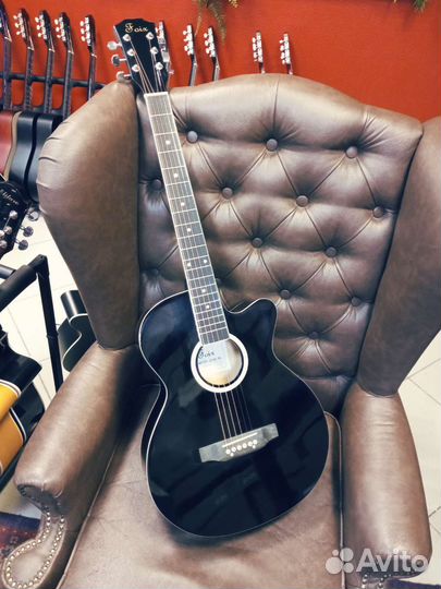 Гитара черная