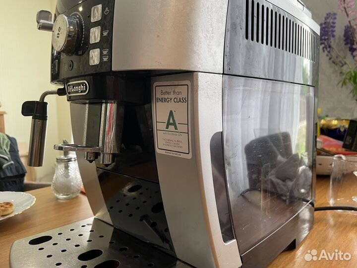 Кофемашина delonghi magnifica s
