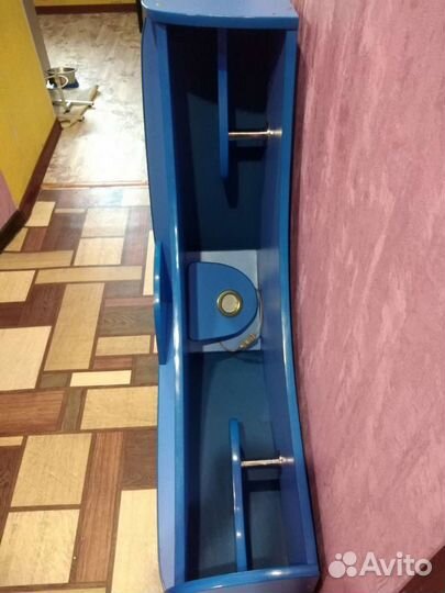 Полка угловая от дивана