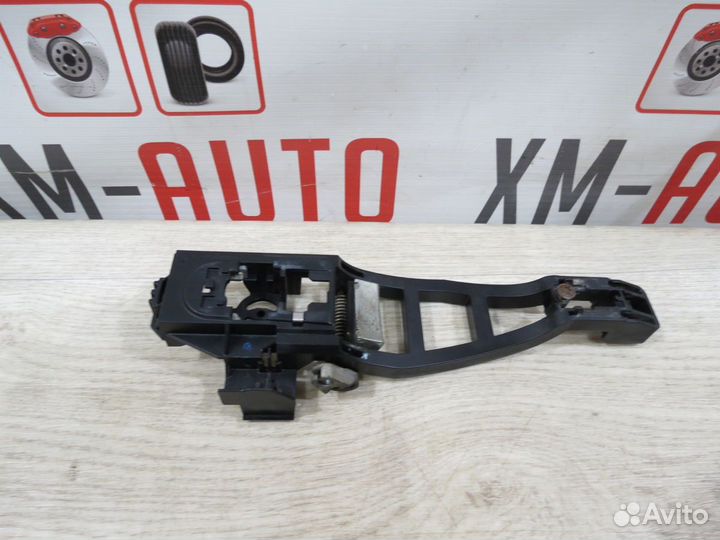 Кронштейн ручки передний правый Ford Mondeo