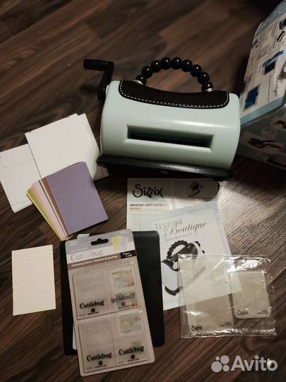 Машинка для тиснения (эмбоссировпния) Sizziz