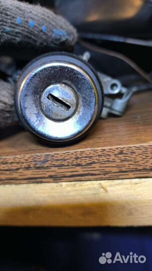 Кнопка замка багажника audi 80b4 100c4 4A5862055