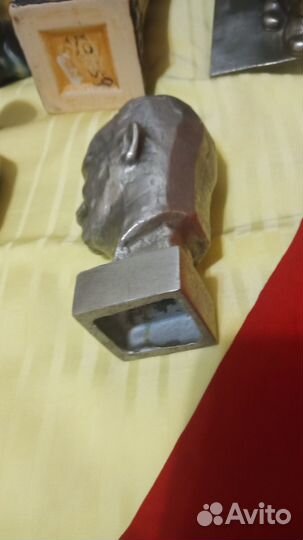 Бюст Шолохов и ст-ки Ленин и Ленин в разливе СССР