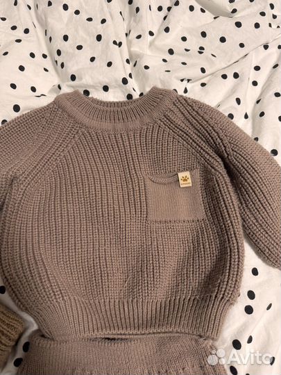 Вязаный костюм на малыша