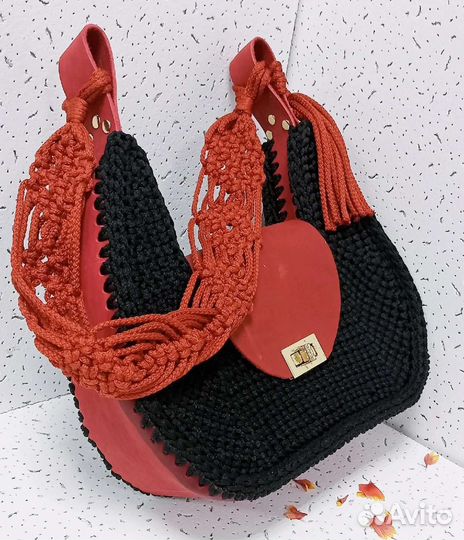 Вязаная сумочка ручной работы