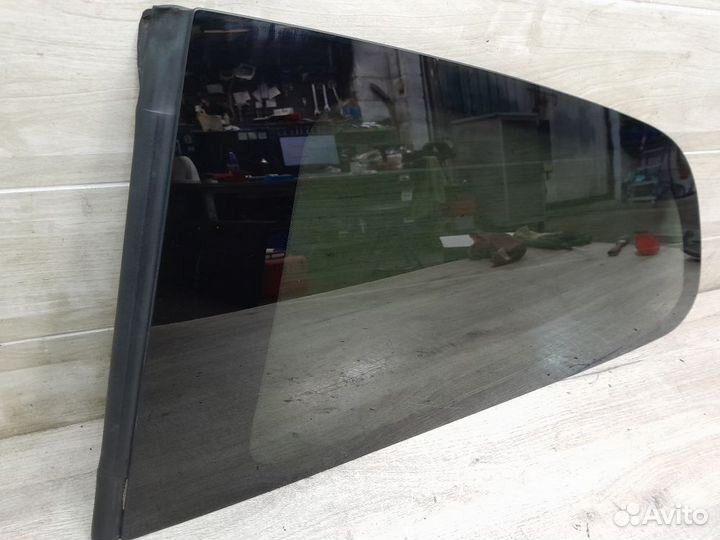 Стекло глухое левое Ford Fiesta Mk5 (2002—2008)