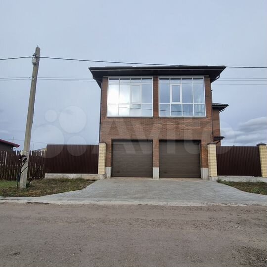 Коттедж 320 м² на участке 13 сот.
