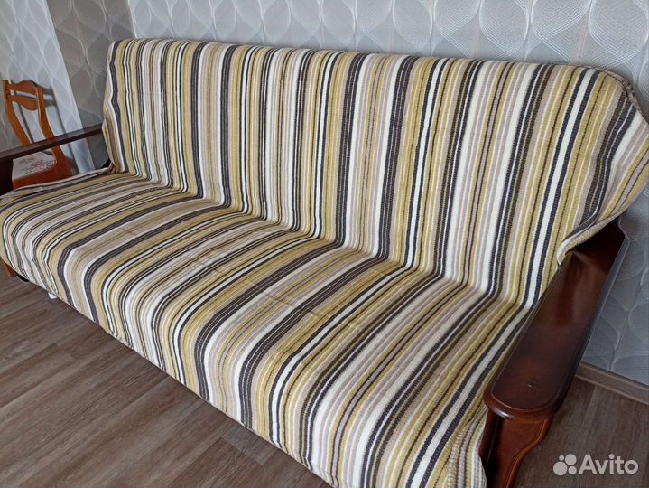 Пледы и покрывало