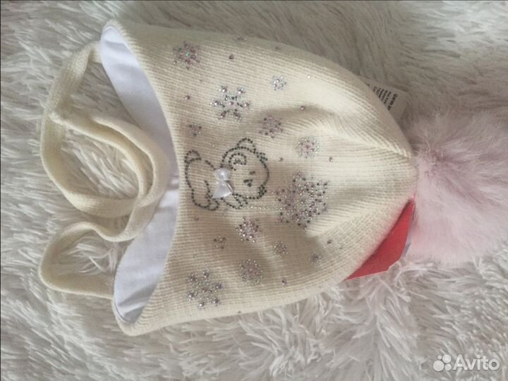 Новая шапка для девочки со стразами