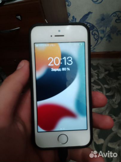 iPhone SE, 32 ГБ