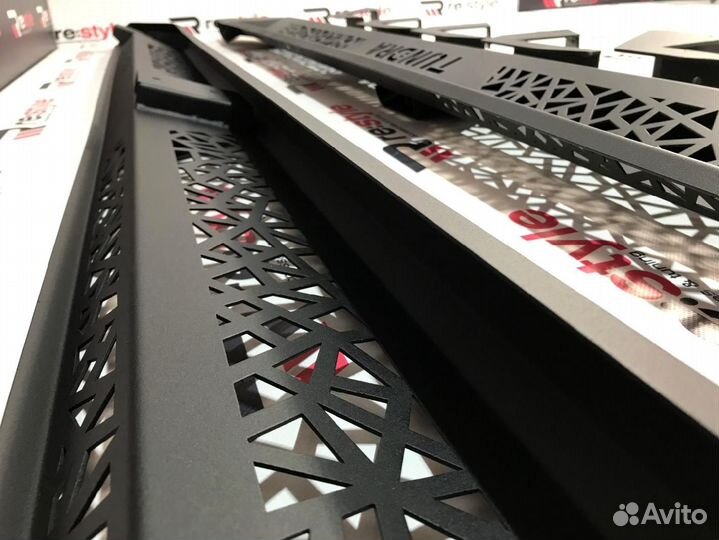 Пороги Toyota Tundra Железные