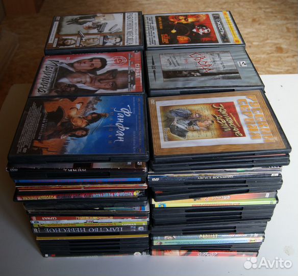 Продам DVD проигрыватель плюс диски