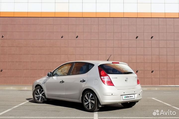 Hyundai i30 1.4 МТ, 2010, 185 000 км