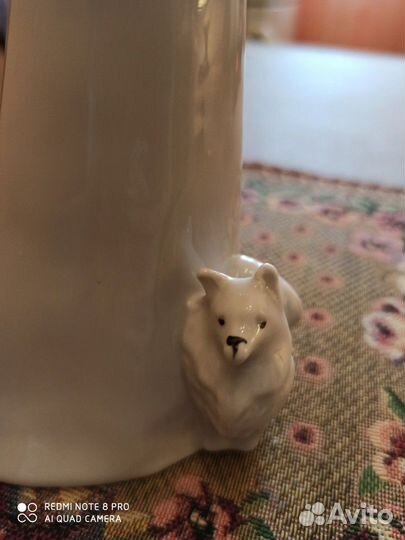 Статуэтка дама с собачкой