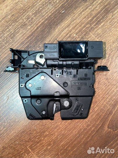 Замок багажника (51247269543)