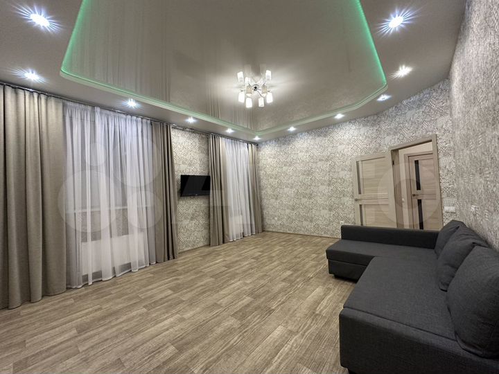 2-к. квартира, 80 м², 1/9 эт.