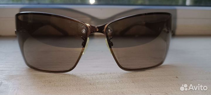 Солнцезащитные очки женские escada