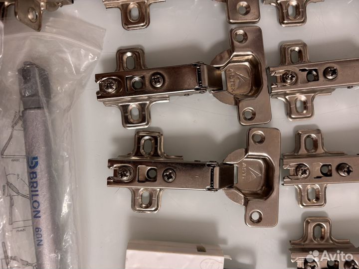 Мебельная фурнитура новая