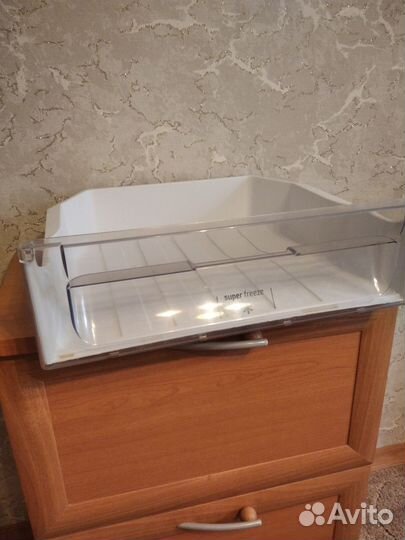 Полка и ящик для холодильника Аристон