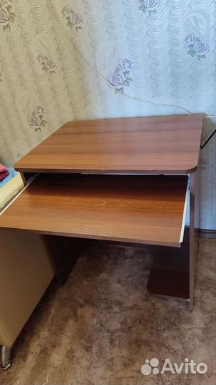 Столик для ноутбука