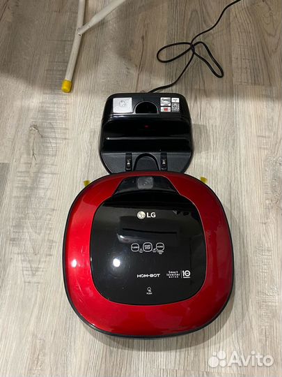 Робот-пылесос LG Hom-Bot Square VRF6043LR Red