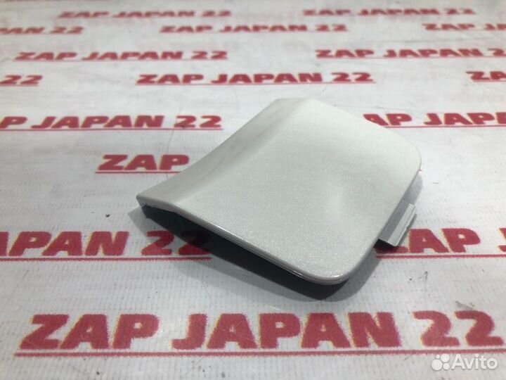 Заглушка бампера передняя Mitsubishi