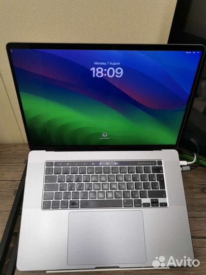 Ноутбук Apple MacBook Pro 16