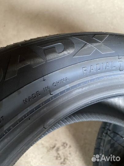 RoadX RXMotion U11 215/55 R17 98W