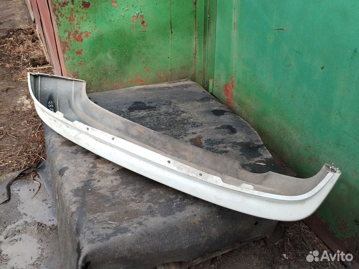 Бампер задний Toyota Vista sv40