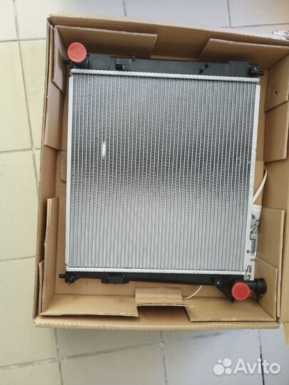 Радиатор охлаждения на Hyundai Santa Fe
