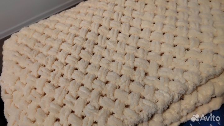 Вязаный плюшевый плед (ручная работа) 1,7*1,35