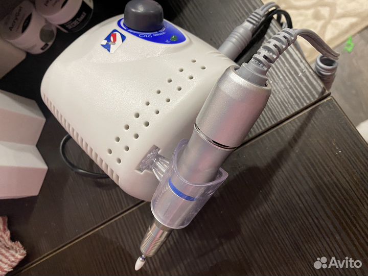 Аппарат для маникюра strong 210 на гарантии