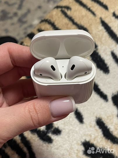 Наушники Apple Airpods 1 поколение (левый)
