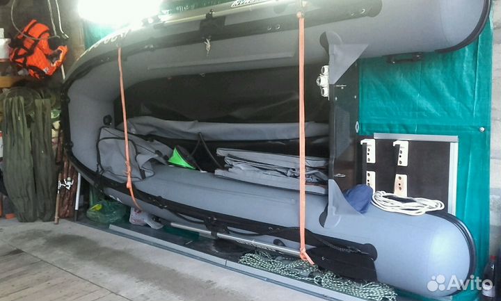 Продаётся лодка с мотором